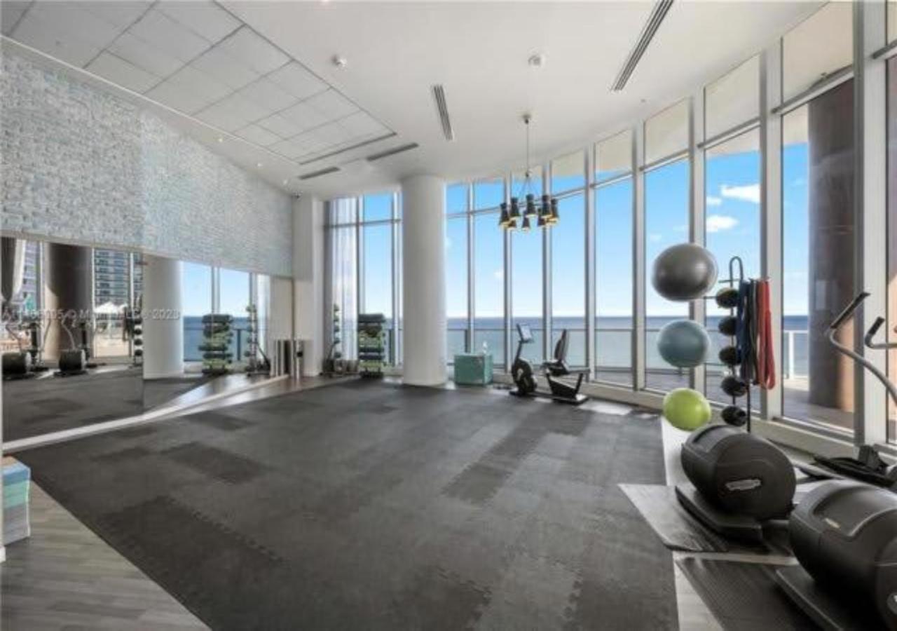 High Floor Corner 2 Bdr At Lyfe Resort Hollywood Exteriör bild